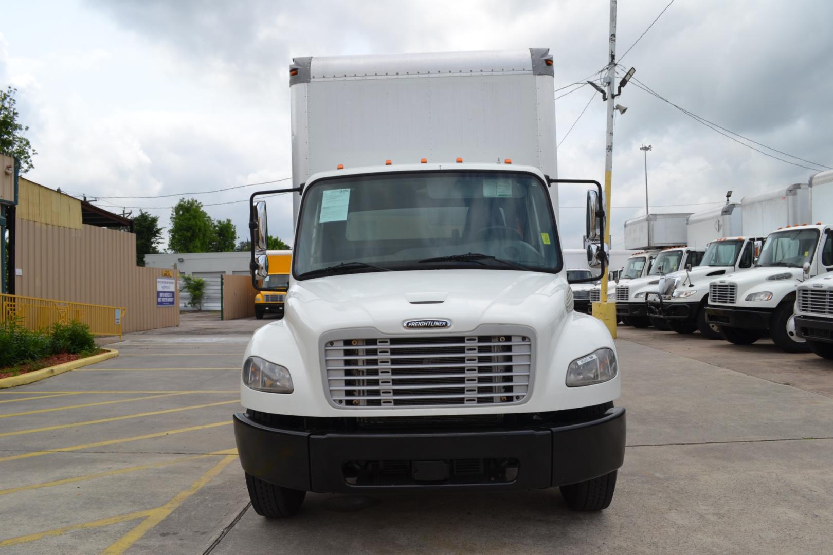 2019 WHITE /BLACK FREIGHTLINER M2-106 with an CUMMINS B6.7L 240HP engine, ALLISON 2500RDS AUTOMATIC transmission, located at 9172 North Fwy, Houston, TX, 77037, (713) 910-6868, 29.887470, -95.411903 - Photo#1